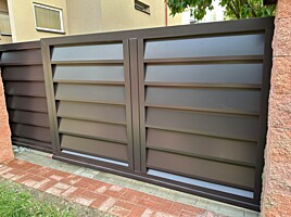 Hliníková vrata plotová výplň KERAMET STROMEK 30-209 - práškově lakovaná 1,5 mm