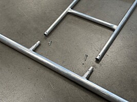 Rovnací hliníková lišta betonů - varianta Trubka, ROZEBÍRATELNÁ